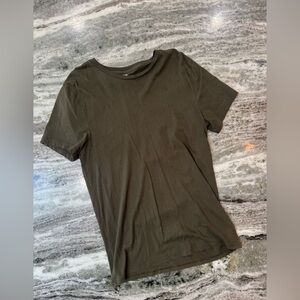 Men’s H&M green short sleeve tshirt size medium